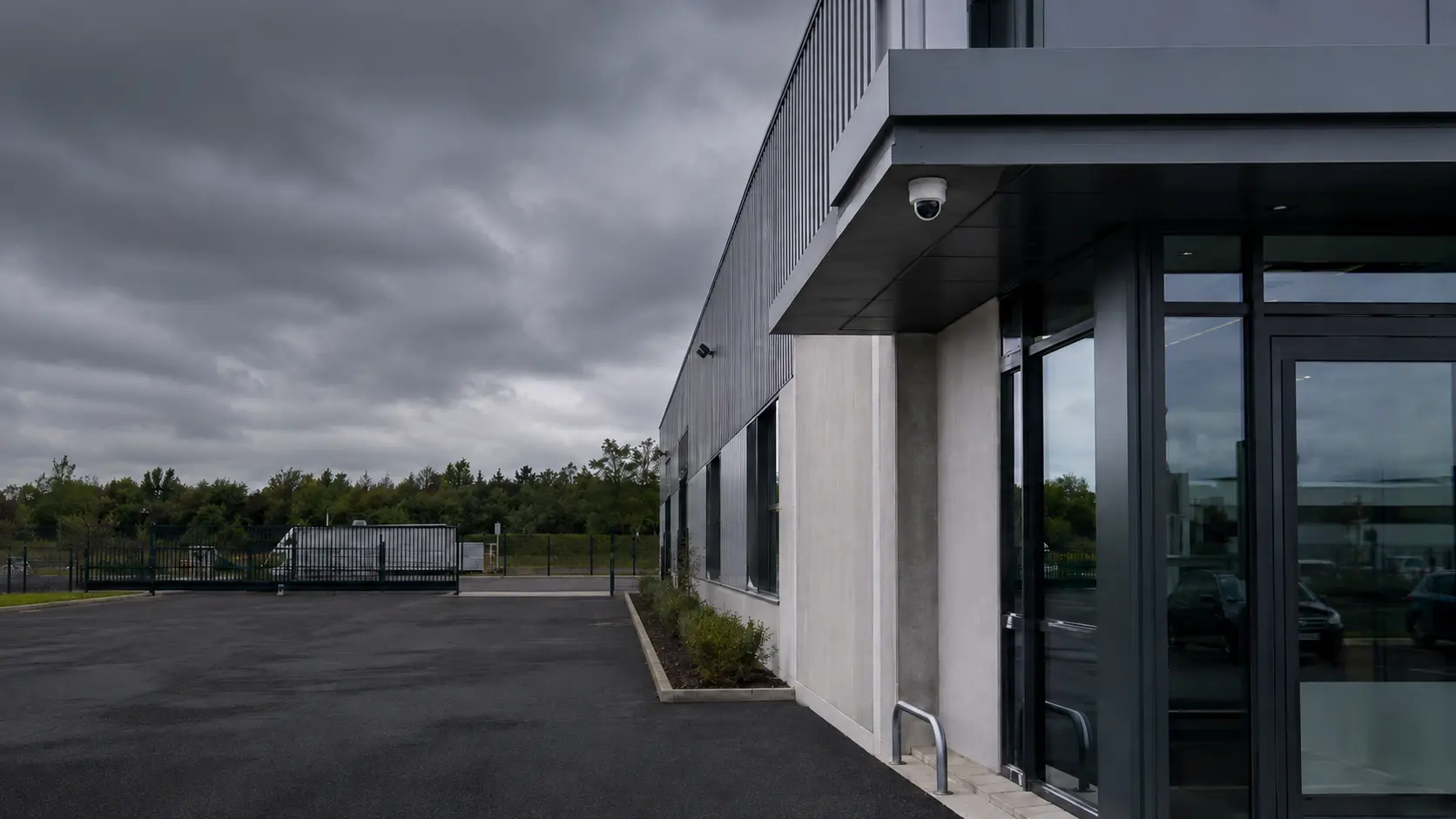 Bâtiment professionnel équipé d’une caméra de vidéosurveillance